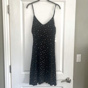 Gap black floral summer dress. Size large.NWT